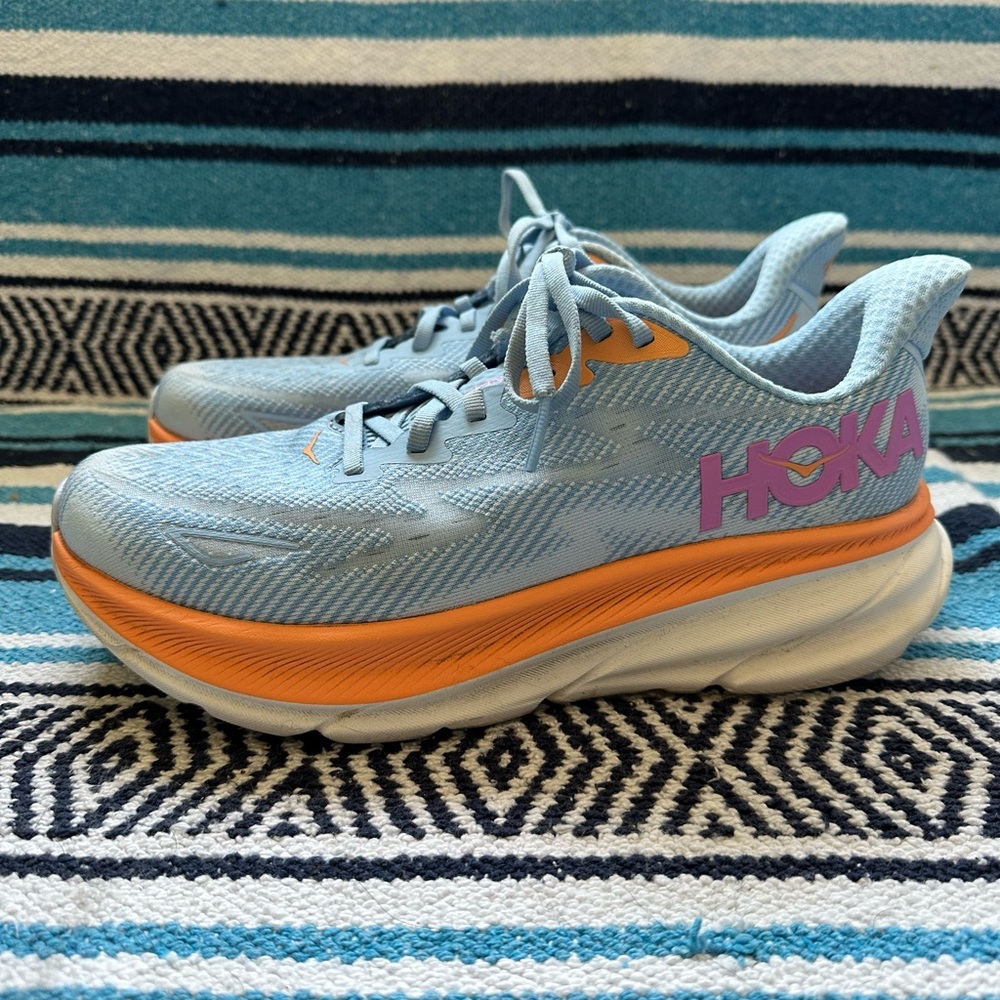 Hoka Clifton 9 Women’s Size 8 Wide Airy Blue/Ice Water